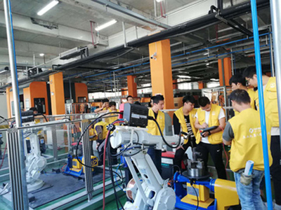 国产机器人的崛起与人才基石 聚焦北京中科罗伯特机器人培训